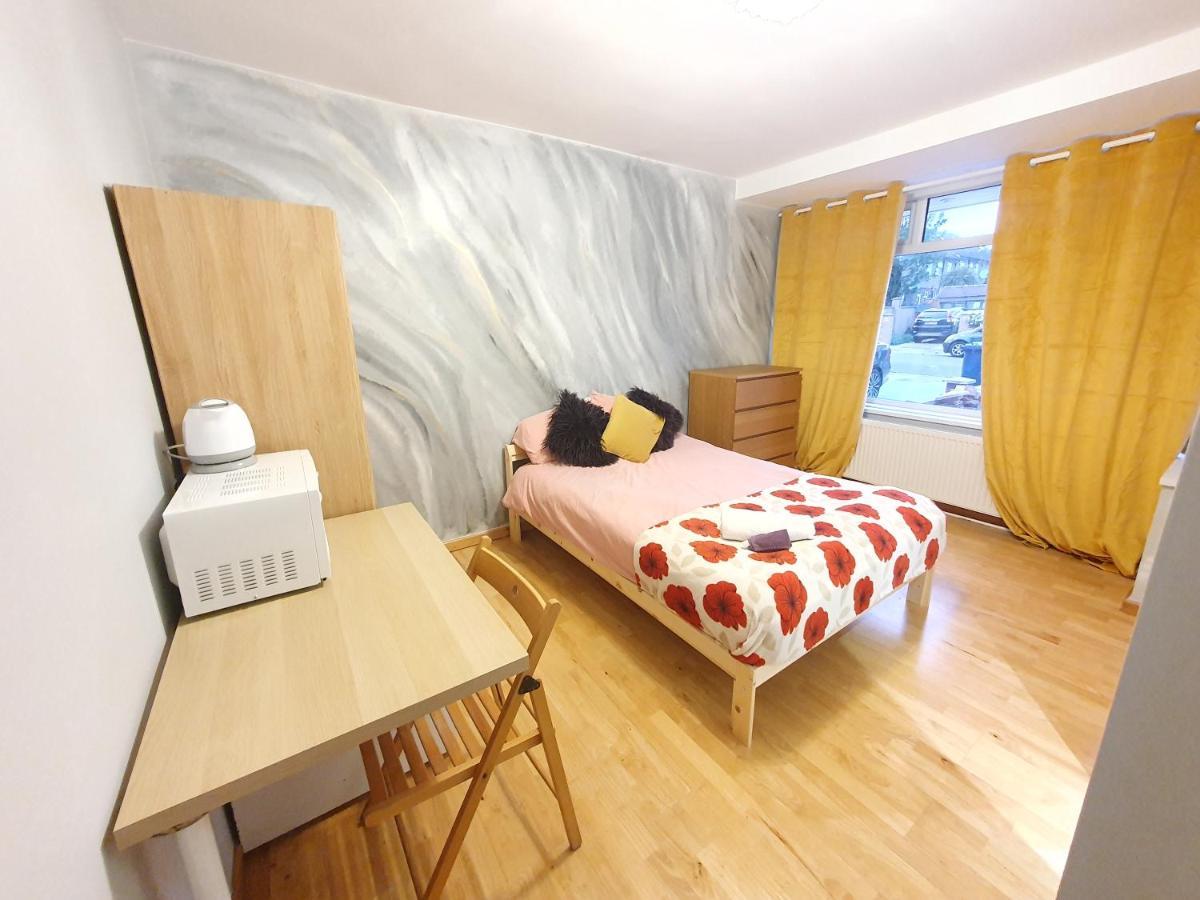 Beautiful Guest Rooms, Free Parking, 30Min Heathrow, 40Min Wembley, 60Min Central London Greenford  Exterior foto