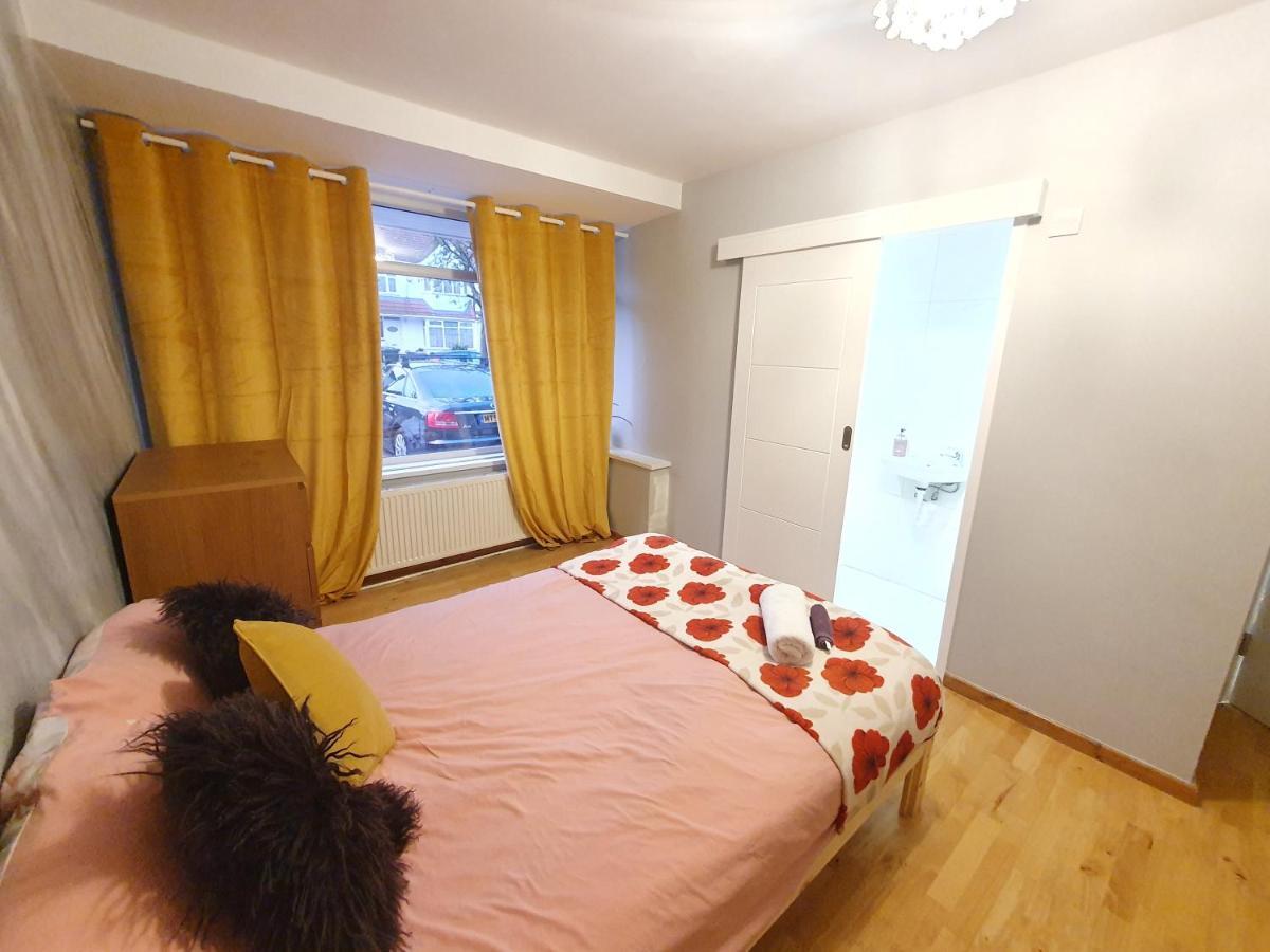 Beautiful Guest Rooms, Free Parking, 30Min Heathrow, 40Min Wembley, 60Min Central London Greenford  Exterior foto