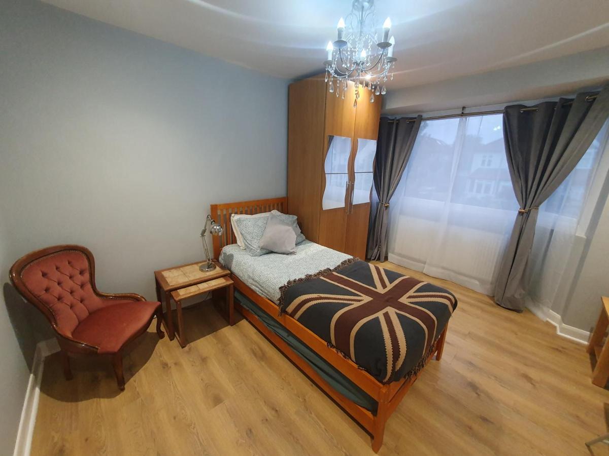 Beautiful Guest Rooms, Free Parking, 30Min Heathrow, 40Min Wembley, 60Min Central London Greenford  Exterior foto